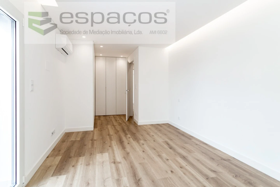 Apartamento T3 para Venda em Santa Iria de Azoia, São João da Talha e Bobadela Foto 24