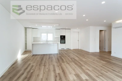 Apartamento T3 para Venda em Santa Iria de Azoia, São João da Talha e Bobadela