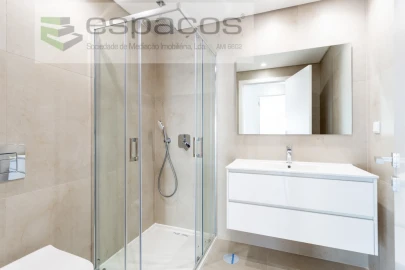 Apartamento T3 para Venda em Santa Iria de Azoia, São João da Talha e Bobadela