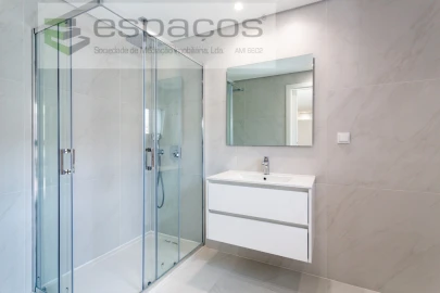 Apartamento T3 para Venda em Santa Iria de Azoia, São João da Talha e Bobadela
