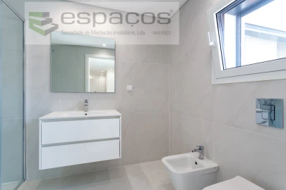 Apartamento T3 para Venda em Santa Iria de Azoia, São João da Talha e Bobadela