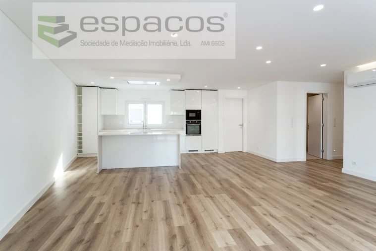 Apartamento T3 para Venda em Santa Iria de Azoia, São João da Talha e Bobadela Foto 3