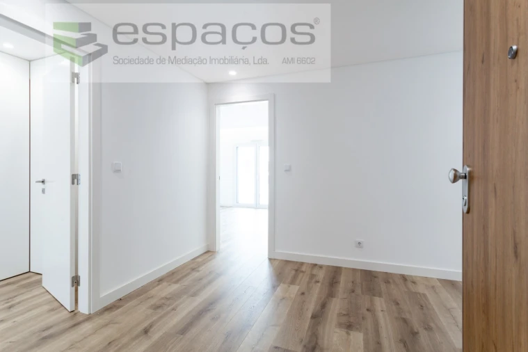 Apartamento T3 para Venda em Santa Iria de Azoia, São João da Talha e Bobadela Foto 13