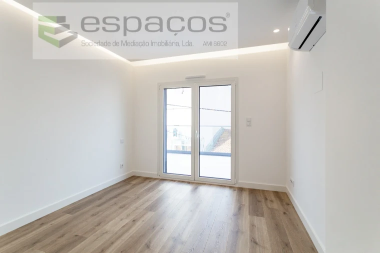 Apartamento T3 para Venda em Santa Iria de Azoia, São João da Talha e Bobadela Foto 17