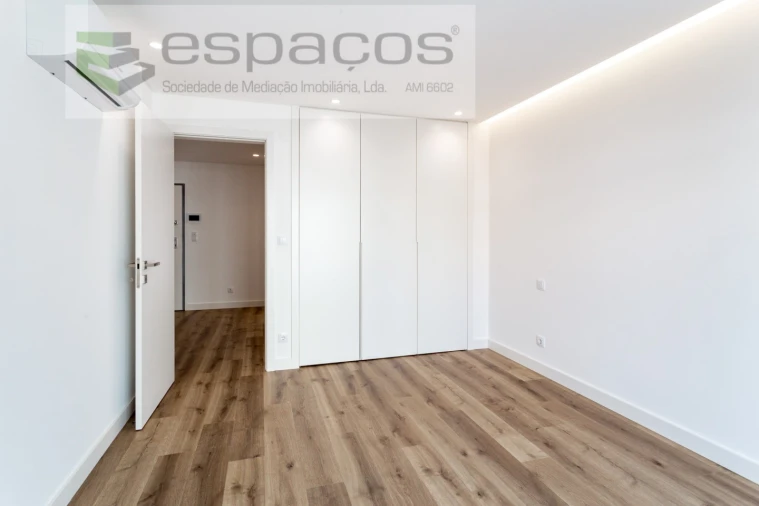 Apartamento T3 para Venda em Santa Iria de Azoia, São João da Talha e Bobadela Foto 22