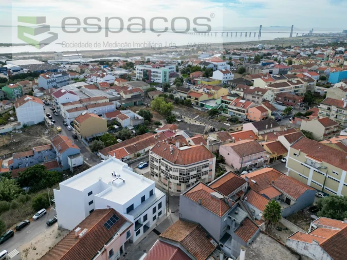Apartamento T3 para Venda em Santa Iria de Azoia, São João da Talha e Bobadela Foto 41