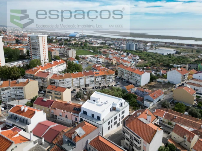Apartamento T3 para Venda em Santa Iria de Azoia, São João da Talha e Bobadela Foto 42