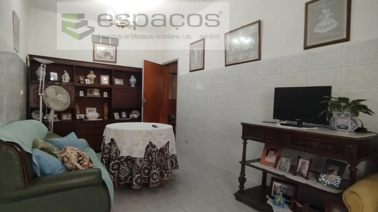 Moradia T4 para Venda em Escalos de Cima e Lousa Foto 3
