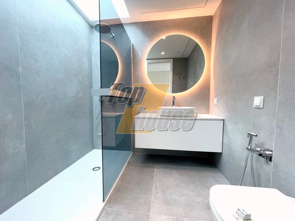 Moradia T5 para Venda em Corroios Foto 30