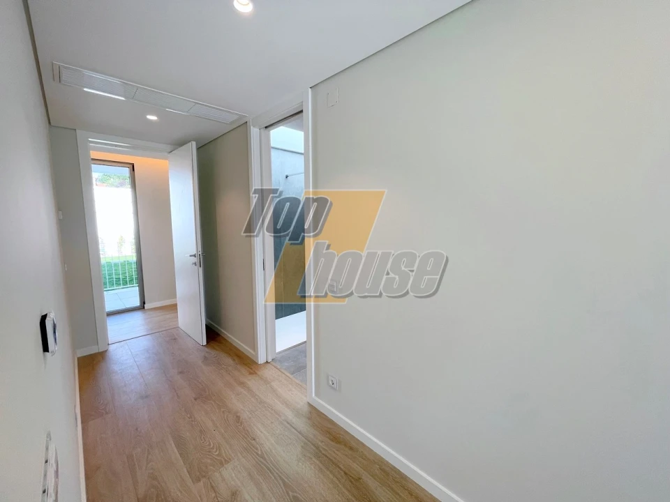 Moradia T5 para Venda em Corroios Foto 35