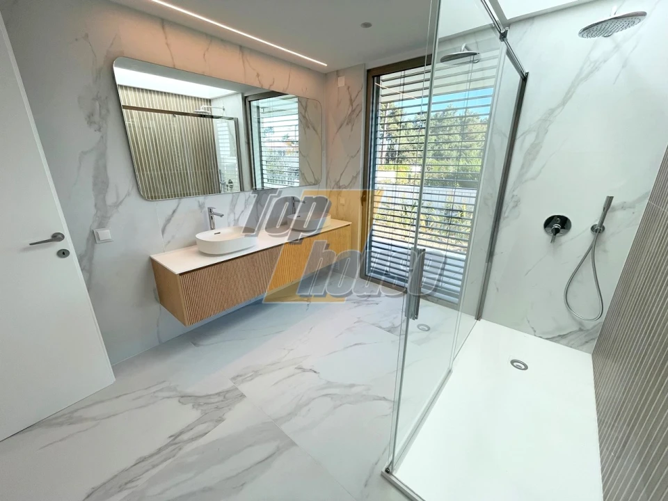 Moradia T5 para Venda em Corroios Foto 41