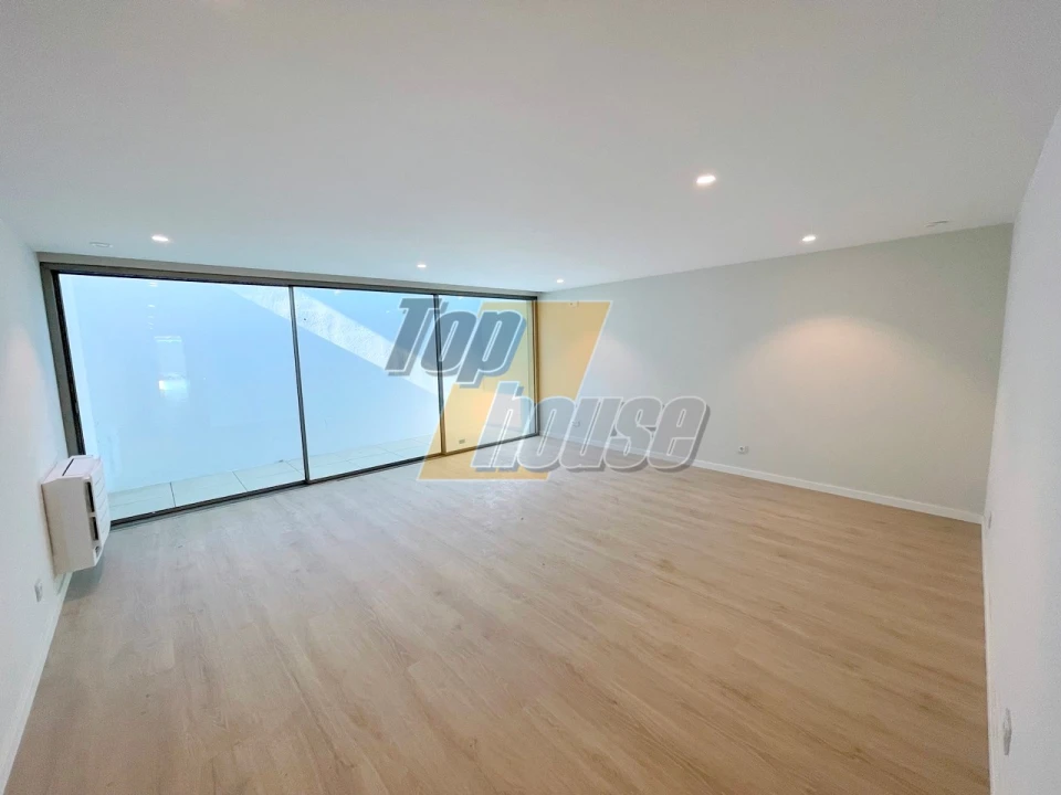 Moradia T5 para Venda em Corroios Foto 51