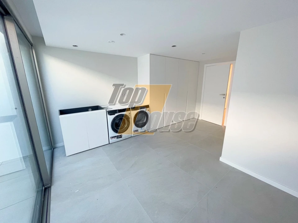 Moradia T5 para Venda em Corroios Foto 54