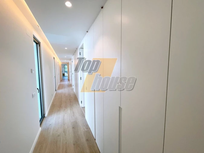 Moradia T5 para Venda em Corroios Foto 29