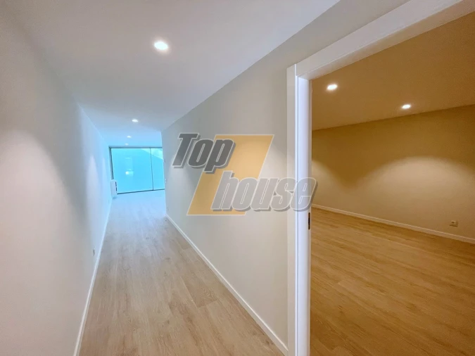 Moradia T5 para Venda em Corroios Foto 48