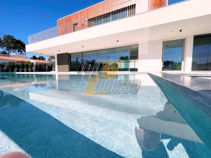 Moradia T5 para Venda em Corroios Foto 9