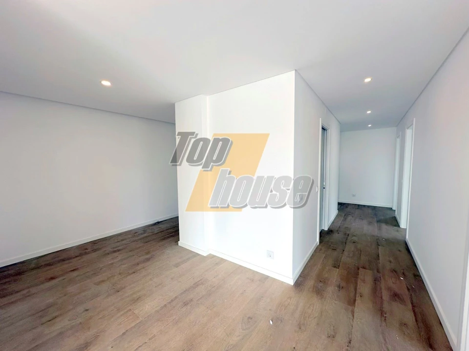 Apartamento T4 para Venda em Costa da Caparica Foto 9