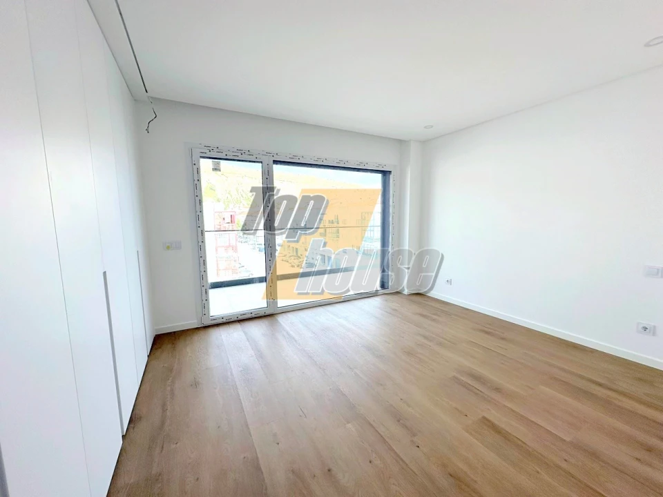 Apartamento T4 para Venda em Costa da Caparica Foto 23
