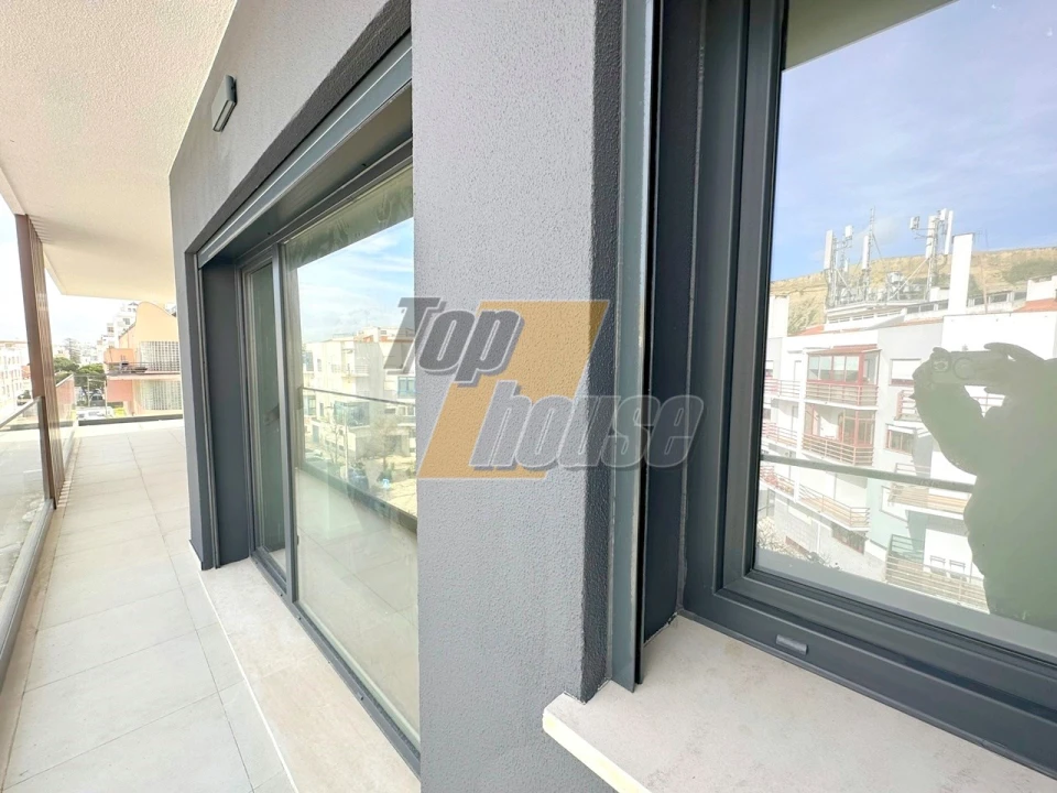 Apartamento T4 para Venda em Costa da Caparica Foto 33