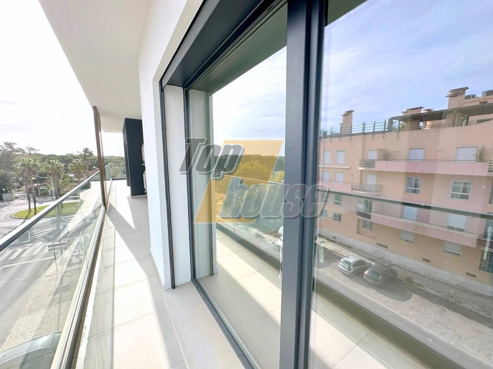 Apartamento T4 para Venda em Costa da Caparica Foto 36