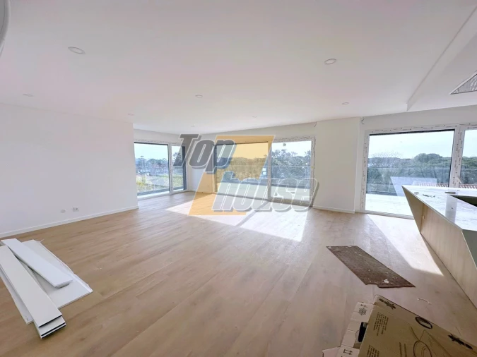 Apartamento T4 para Venda em Costa da Caparica Foto 6