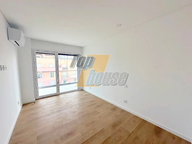 Apartamento T4 para Venda em Costa da Caparica Foto 13