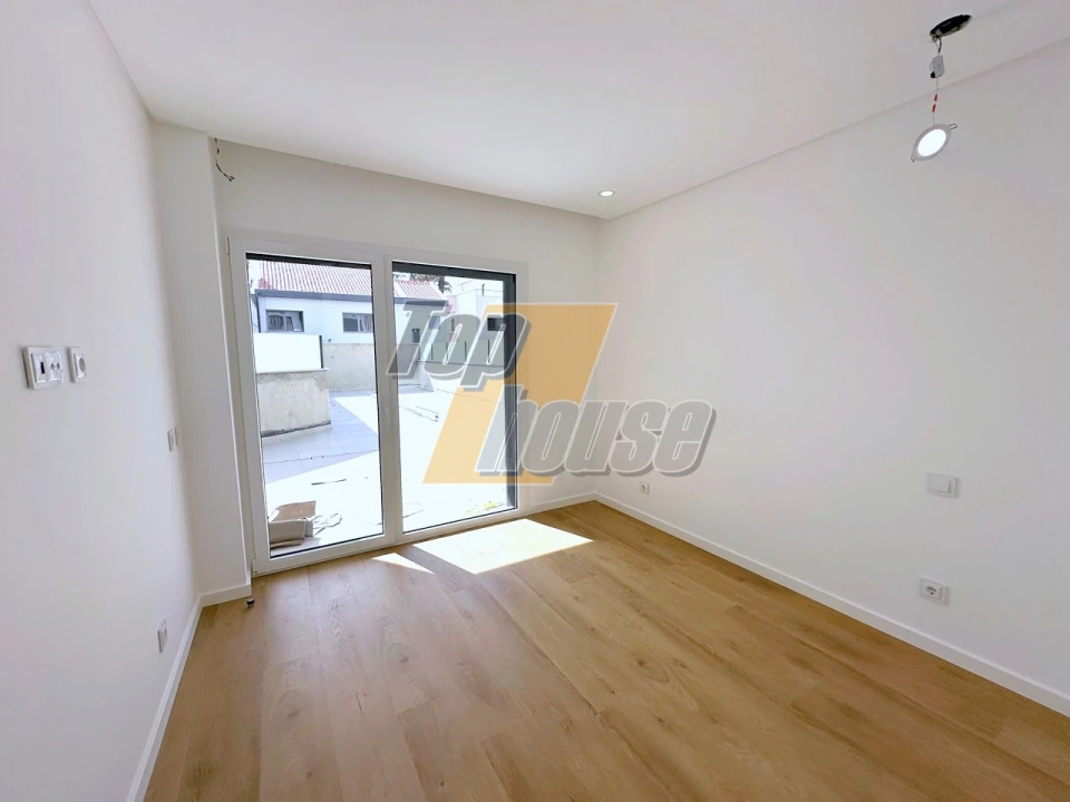 Apartamento T2 para Venda em Costa da Caparica Foto 13