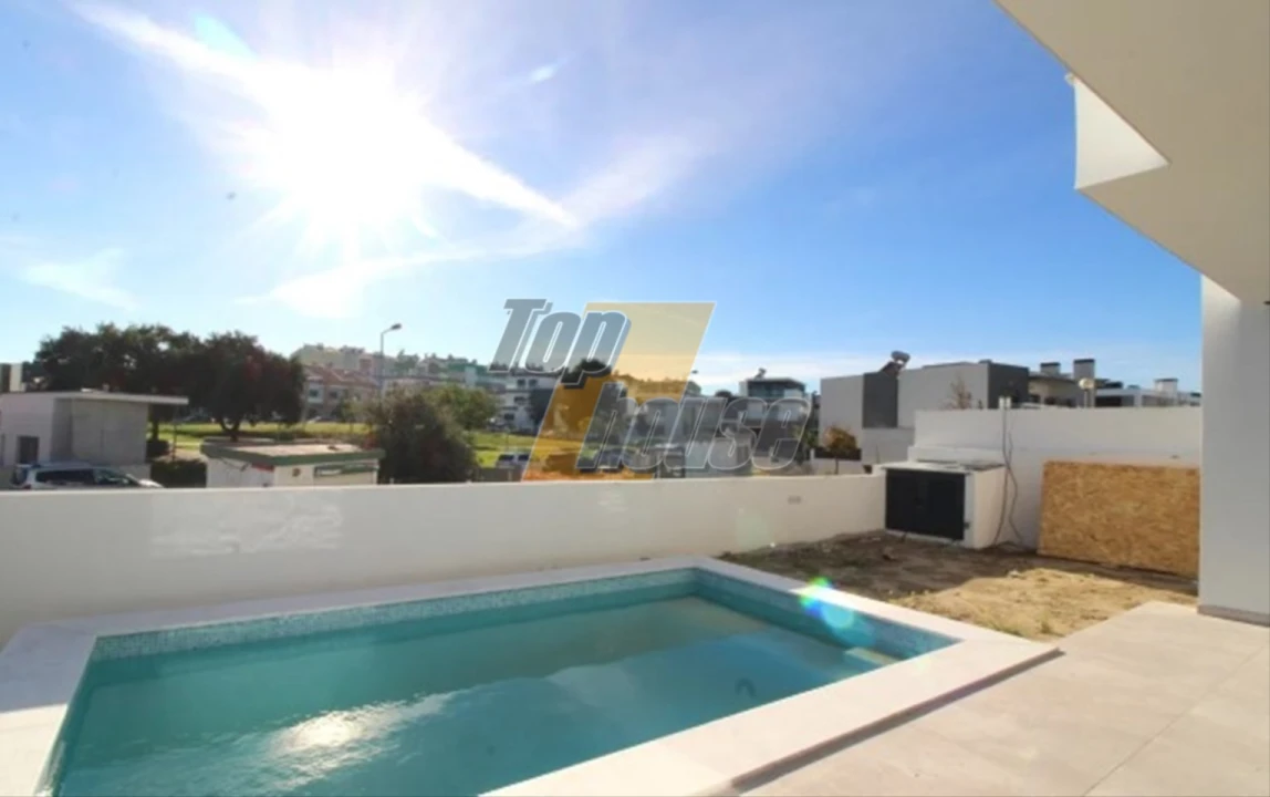 Moradia T4 para Venda em Charneca de Caparica e Sobreda Foto 6
