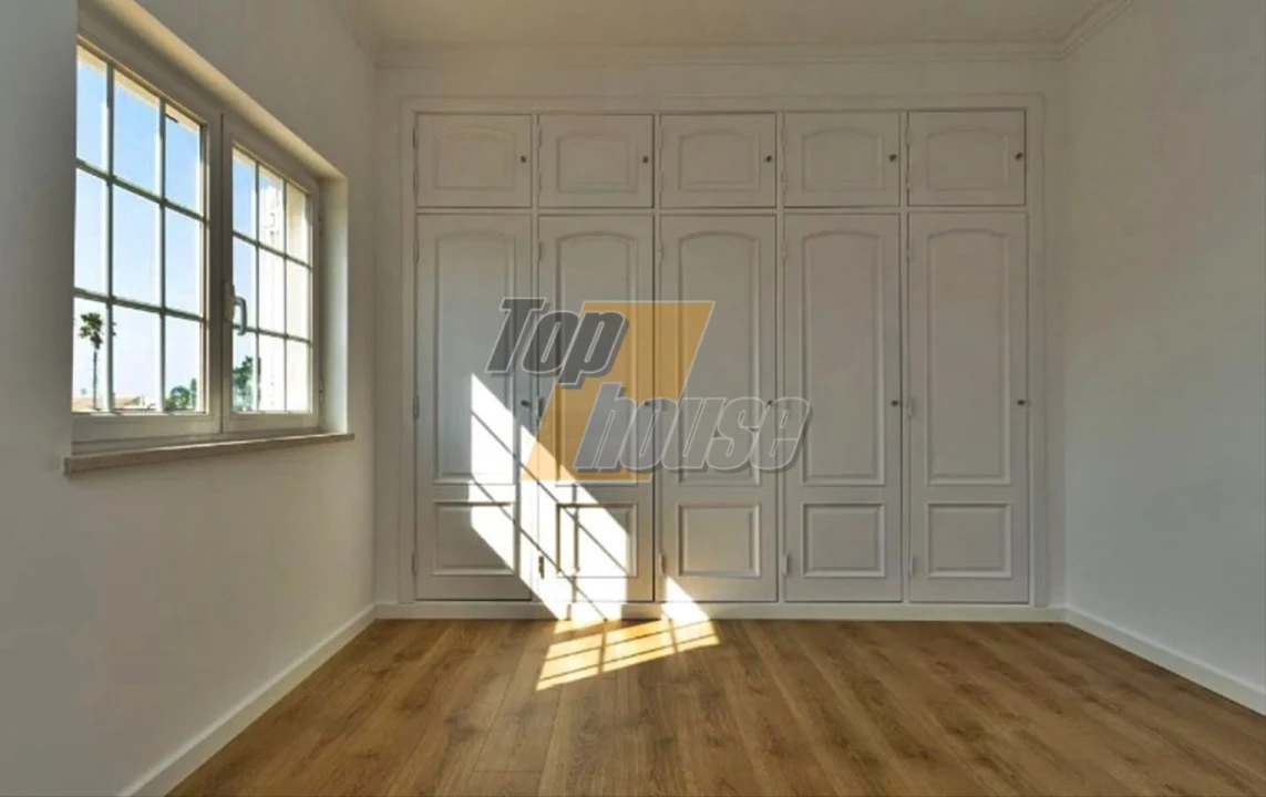 Moradia T4 para Venda em Corroios Foto 29