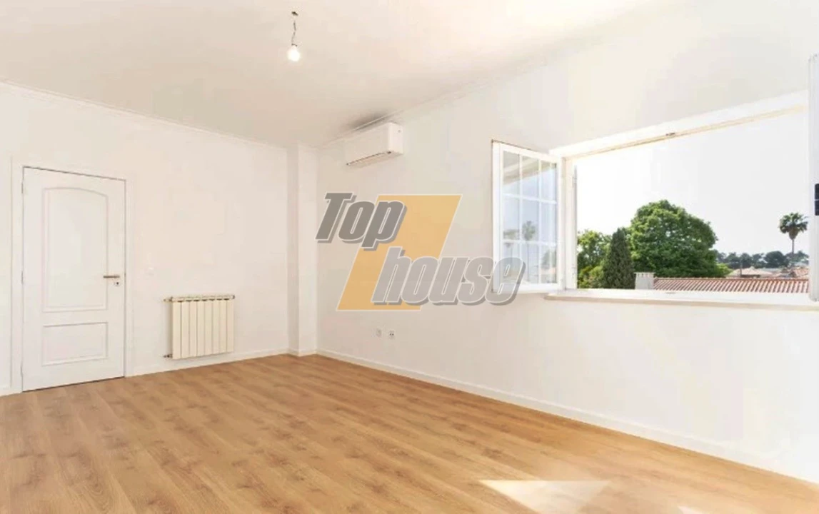 Moradia T4 para Venda em Corroios Foto 32