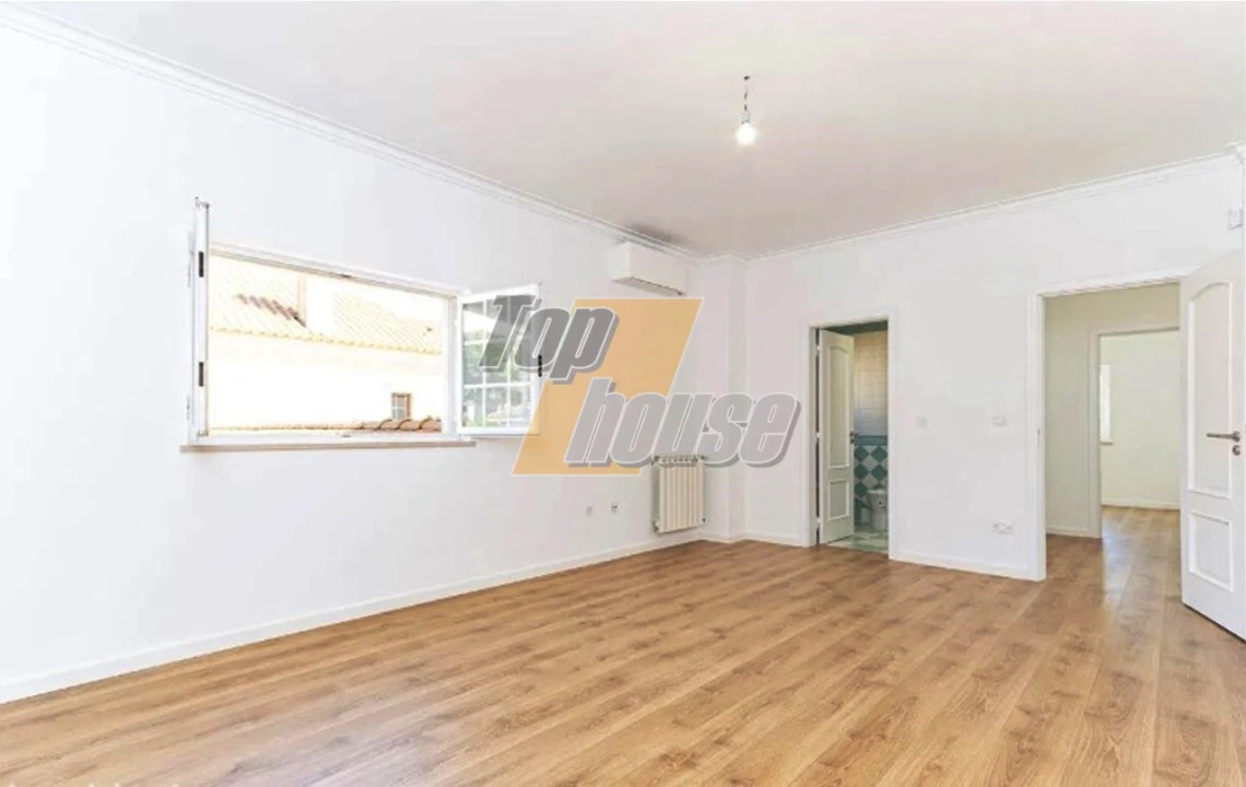 Moradia T4 para Venda em Corroios Foto 33