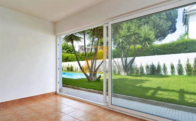 Moradia T4 para Venda em Corroios Foto 12