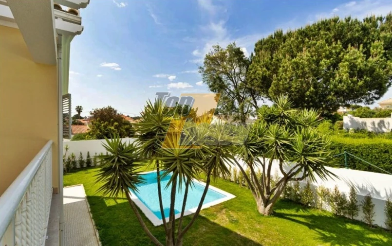 Moradia T4 para Venda em Corroios Foto 23