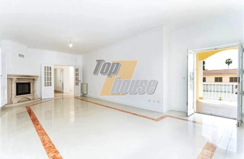 Moradia T4 para Venda em Corroios Foto 4