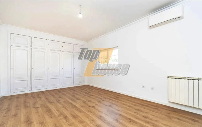 Moradia T4 para Venda em Corroios Foto 31