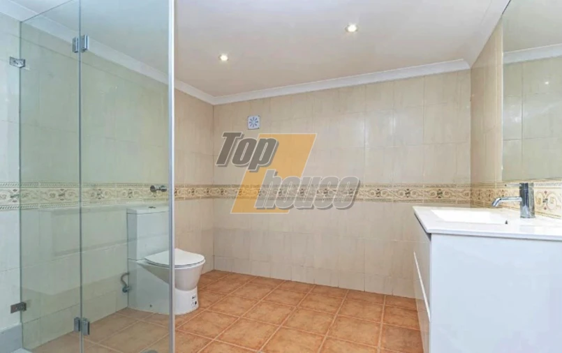 Moradia T4 para Venda em Corroios Foto 42