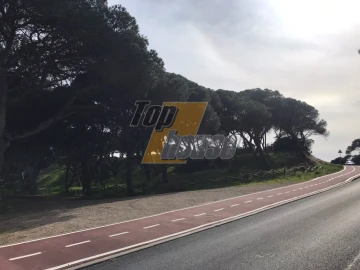 Moradia T4 para Venda em Charneca de Caparica e Sobreda