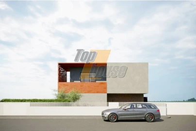 Moradia T4 para Venda em Charneca de Caparica e Sobreda