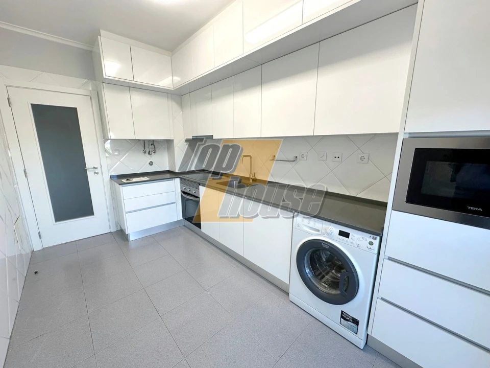 Apartamento T2 para Venda em Caparica e Trafaria Foto 1