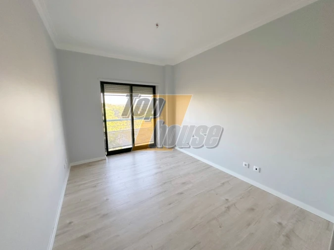 Apartamento T2 para Venda em Caparica e Trafaria Foto 8