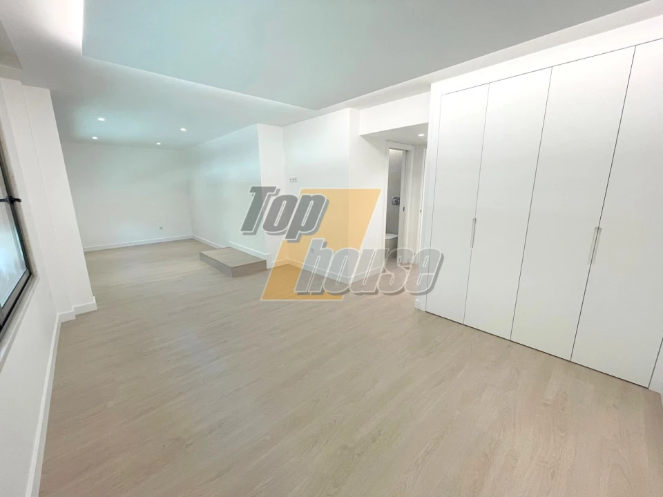 Apartamento T5 para Venda em Costa da Caparica Foto 23