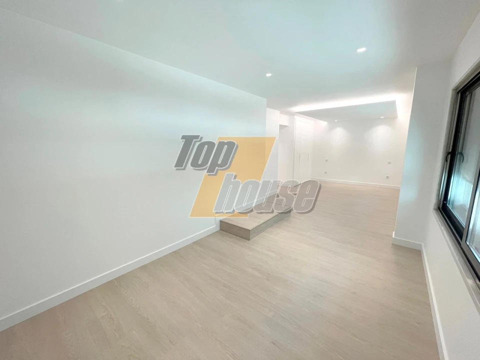 Apartamento T5 para Venda em Costa da Caparica Foto 25