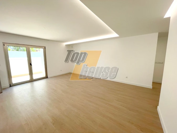 Apartamento T5 para Venda em Costa da Caparica Foto 13