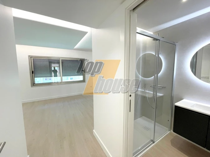 Apartamento T5 para Venda em Costa da Caparica Foto 21