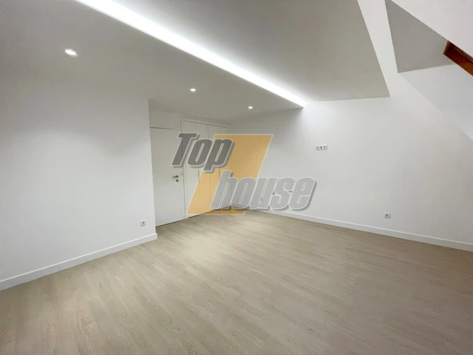 Apartamento T5 para Venda em Costa da Caparica Foto 29