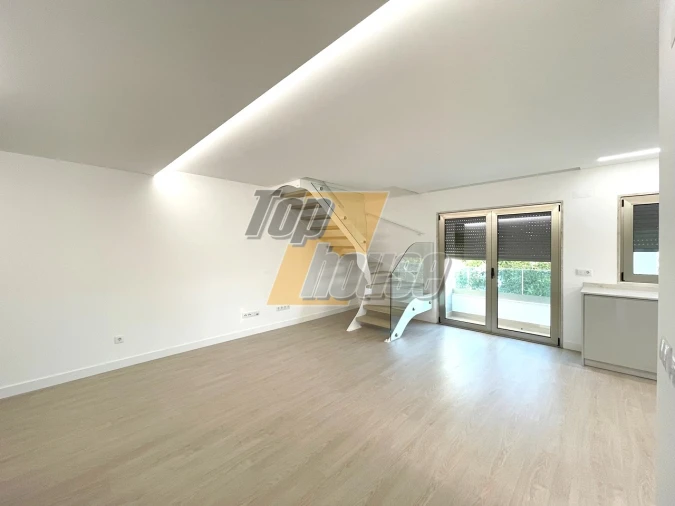 Apartamento T5 para Venda em Costa da Caparica Foto 3