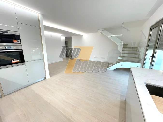 Apartamento T5 para Venda em Costa da Caparica