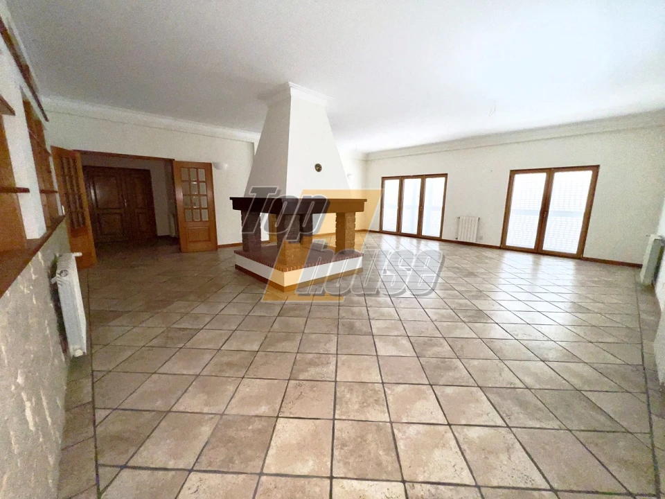 Moradia T5 para Venda em Sesimbra (Castelo) Foto 12