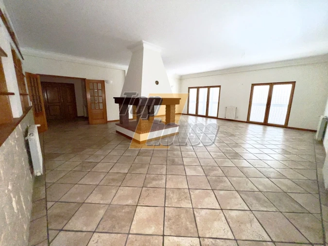 Moradia T5 para Venda em Sesimbra (Castelo) Foto 12