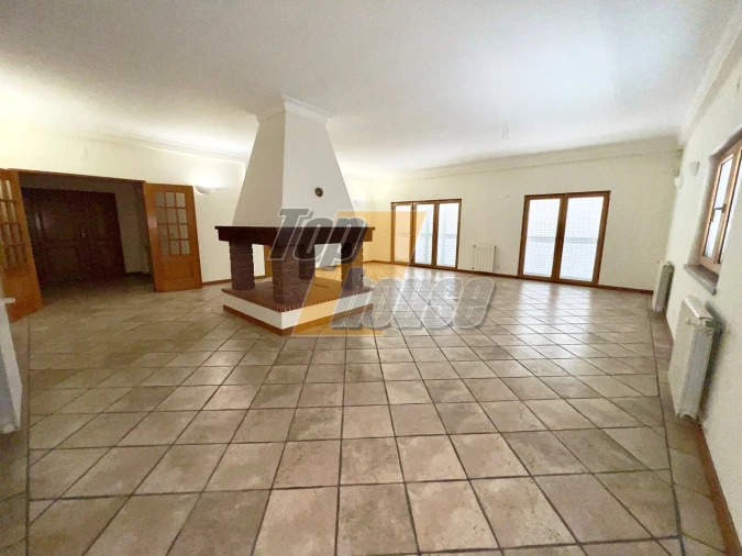 Moradia T5 para Venda em Sesimbra (Castelo) Foto 14